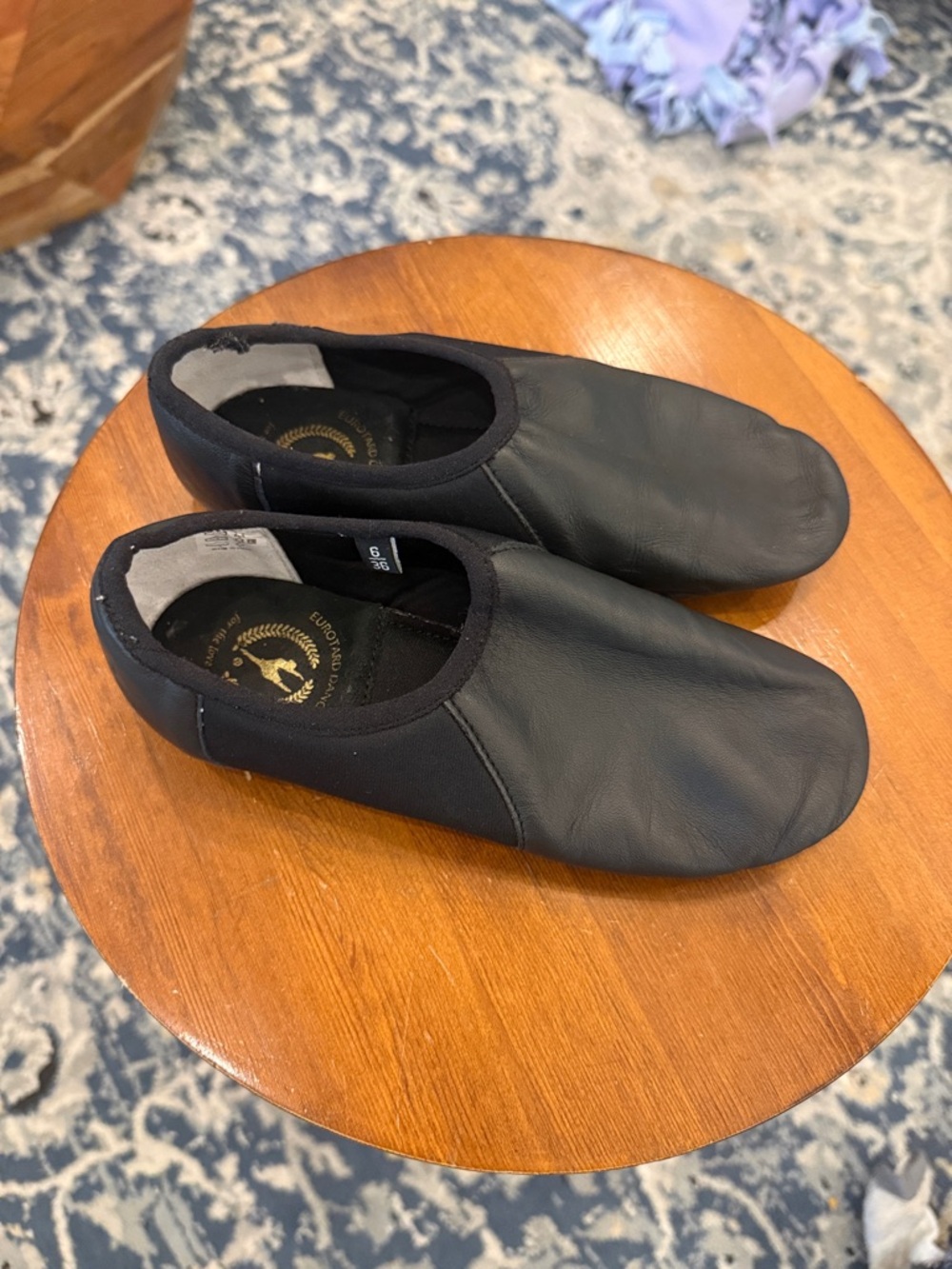 Eurotard Dancewear child axle slip on jazz shoe size 6/36, used/great cond.